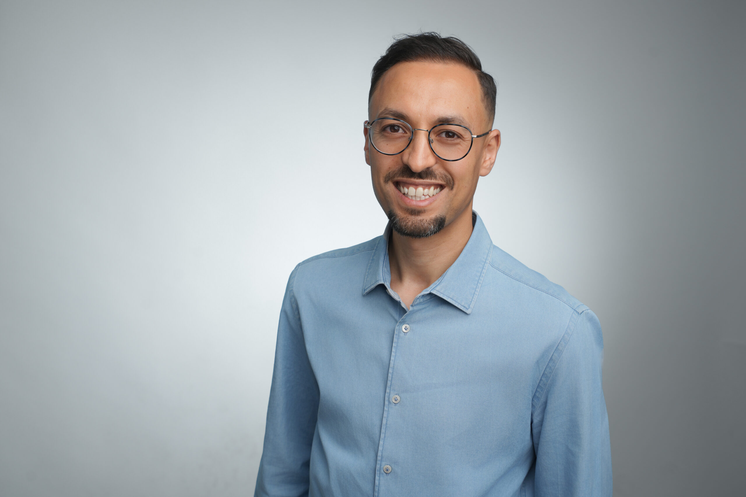 Porträt von Yahya Zarzar